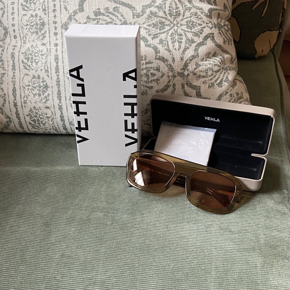 VEHLA Women's Kaia Caramel/Toffee Sunglasses in Brown